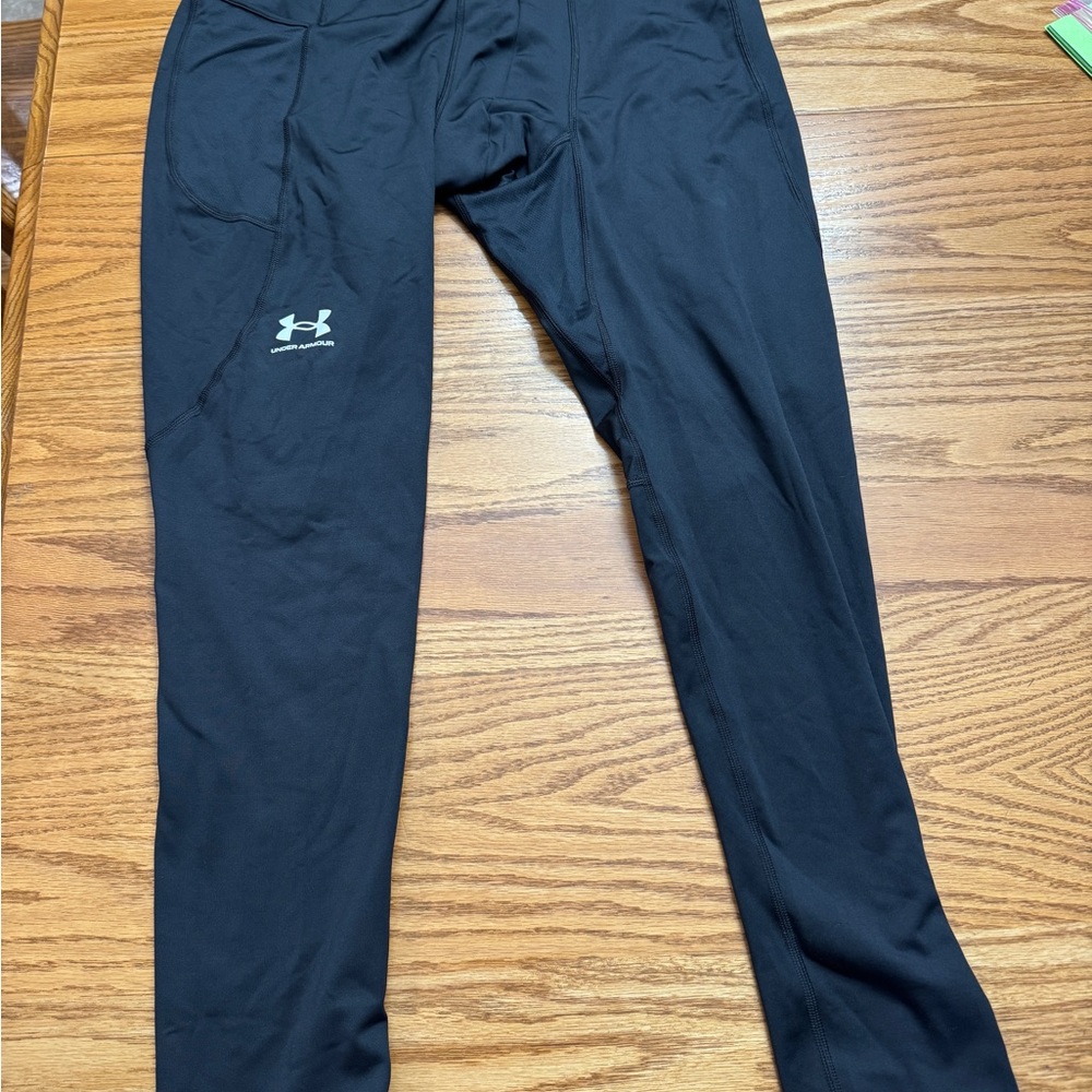 Under Armour Men's Black Long Underwear